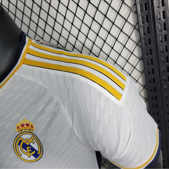 Real Madrid Jersey 2023-2024 Home - Picture 9 of 9